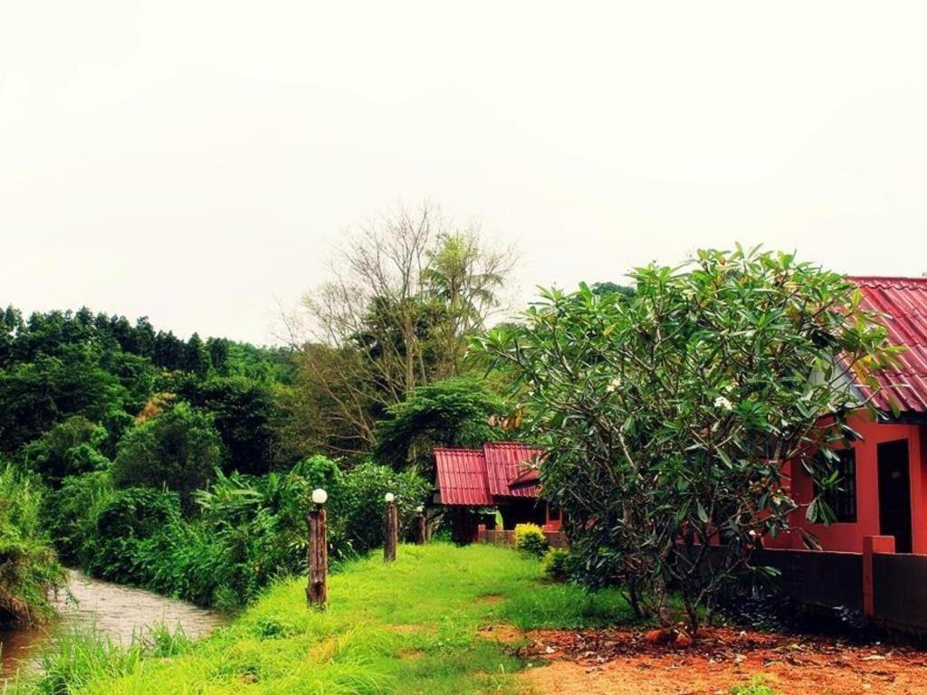 Umphangburiresort Exterior photo